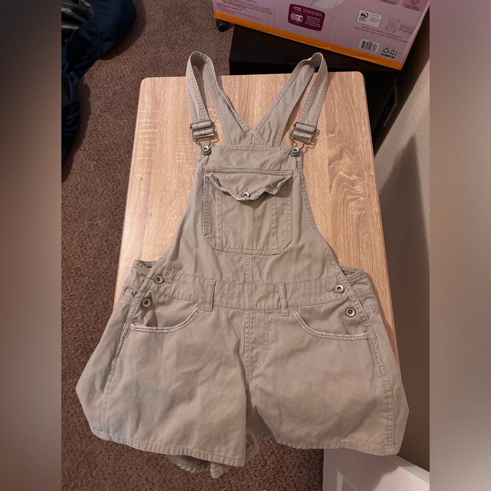 Khaki colored shorts overalls for girls juniors